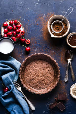 chocolate_cherry_cake_case